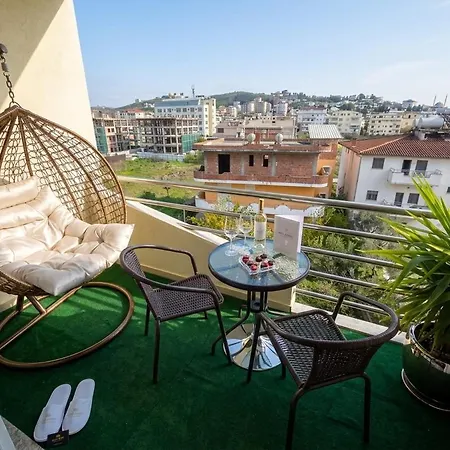 Light Holidays Apartment