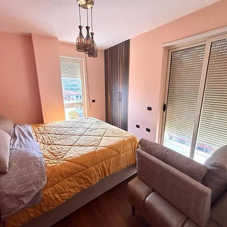 Light Holidays Apartment *
